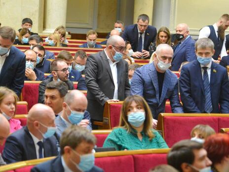 Рада не приняла законопроект о штрафах за нарушение самоизоляции пациентов с COVID-19