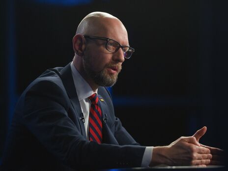 Яценюк про контрабандистів: Якщо ми не отримаємо в цьому році додатково 300 млрд грн, із кого питати будемо?