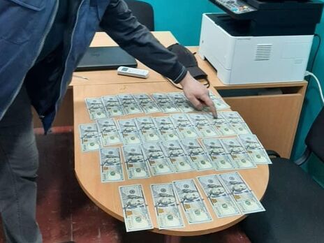 Поліцейський пропонував ДБР хабар, щоб уникнути відповідальності за інший хабар – Офіс генпрокурора