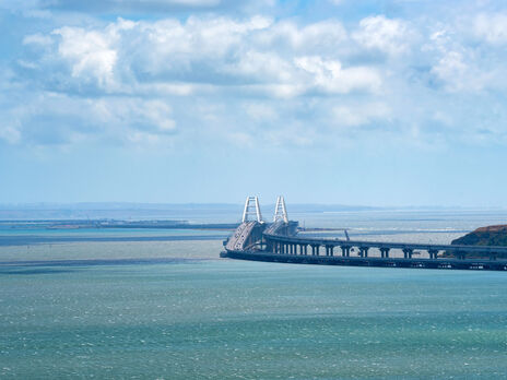 Катери ФСБ провокували українських моряків в Азовському морі, їх попереджали про готовність застосувати зброю – журналіст