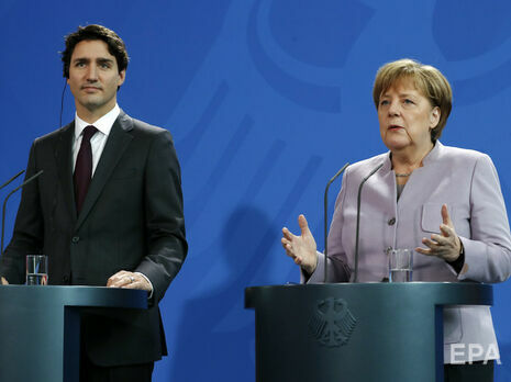 Меркель и Трюдо выразили обеспокоенность действиями РФ у границы с Украиной