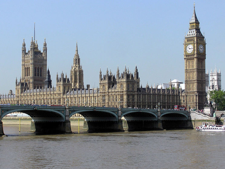 The Mirror: В Британии задержали мужчину за изнасилование в здании парламента