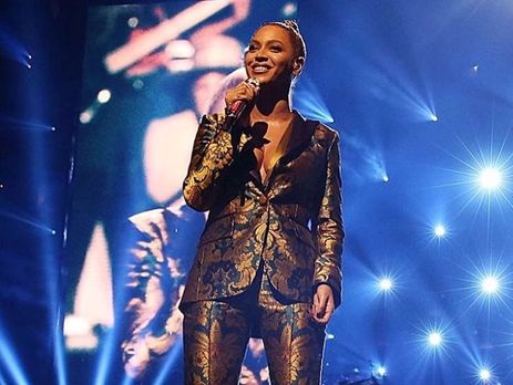 Фанаты Бейонсе порезали себя после того, как она поранила ухо