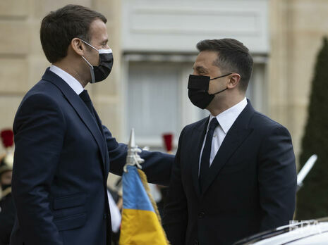 Зеленский прибыл в Париж и встречается с Макроном тет-а-тет