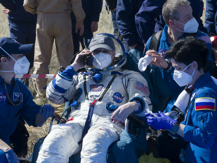 Із Міжнародної космічної станції на Землю повернулися двоє російських космонавтів і астронавтка NASA