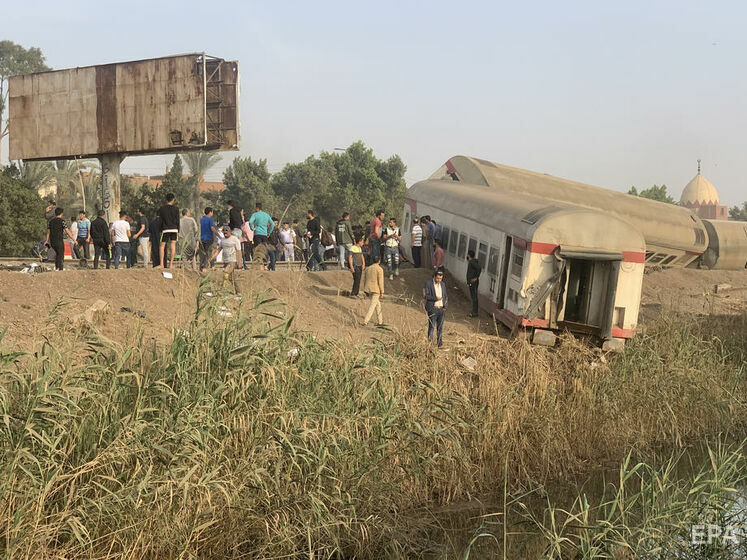 В Египте с рельсов сошел поезд, погибло более 30 человек