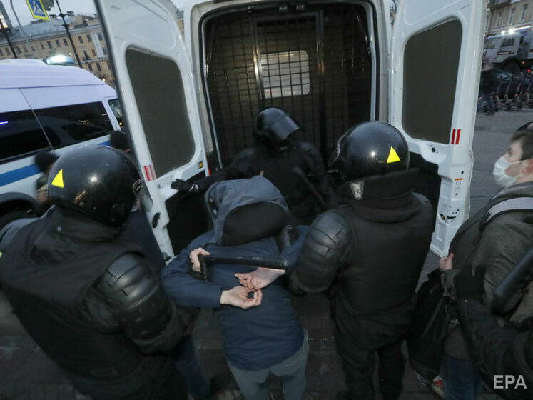 Полиция оценила количество участников митинга в Москве в 6 тыс. человек. Соратники Навального призвали умножать на 10