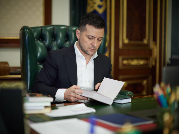 Зеленский ввел санкции против 13 физлиц и 95 компаний