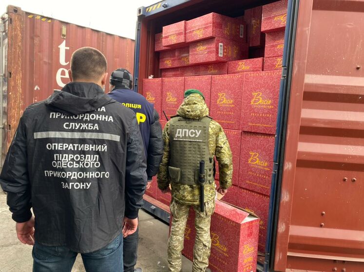 ДПСУ запобігла вивезенню контрабандних сигарет з Одеси до Євросоюзу на суму приблизно 145 млн грн