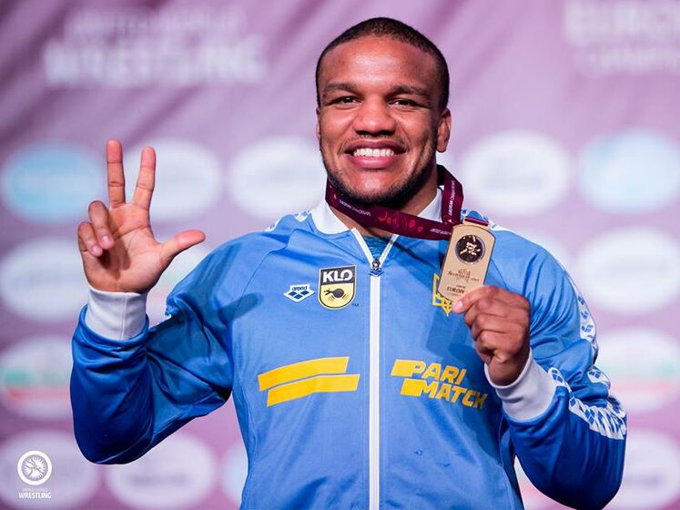 Беленюк выиграл бронзовую медаль на чемпионате Европы по борьбе