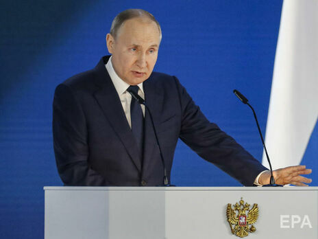 Путин заявил, что "с удивлением смотрим", что написано в российских учебниках
