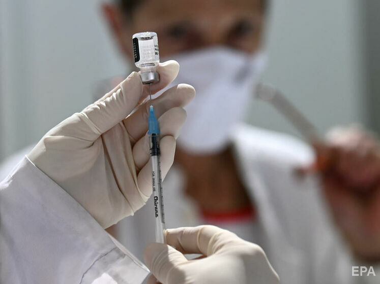 У Німеччині медсестра підмінила вакцину проти коронавірусу фізрозчином