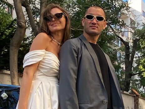 Жена Бардаша показала, как кормит грудью четырехмесячную дочь