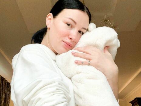 Приходько спустя месяц после родов рассекретила имя сына