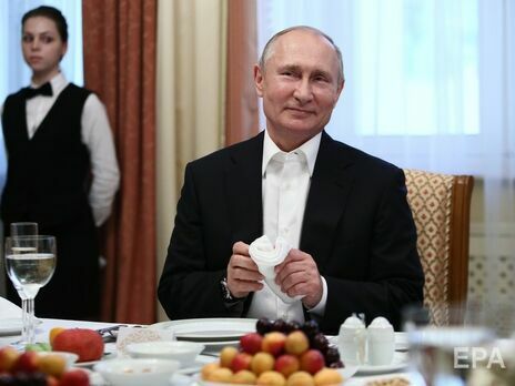 Путин занимает должность президента с 2000 года с перерывом