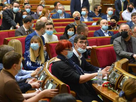 Стало известно, что рассмотрит Рада на двух внеочередных заседаниях 27 апреля