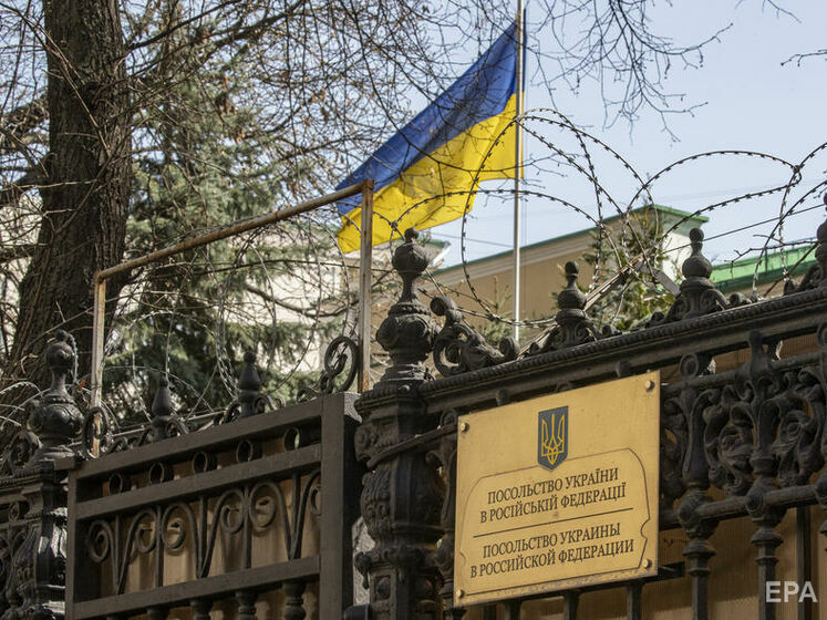Россия выдворяет сотрудника украинского посольства в Москве