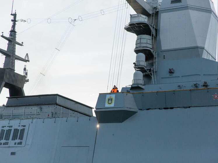Два больших десантных корабля Северного флота РФ остались в Черном море после учений