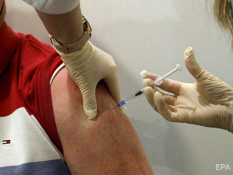 Латвия в мае начнет всеобщую COVID-вакцинацию
