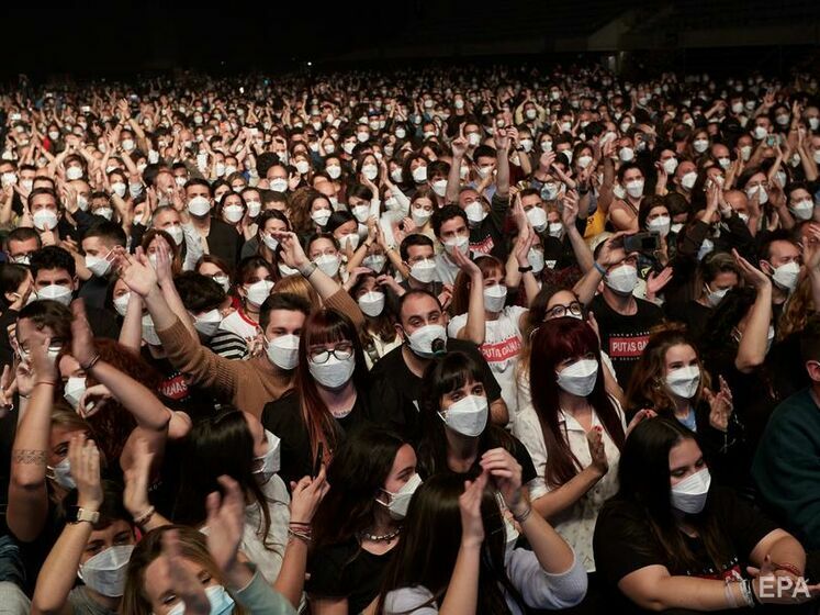 Эксперимент с концертом на 5 тыс. человек в Испании прошел успешно. COVID-19 заболело только шесть человек