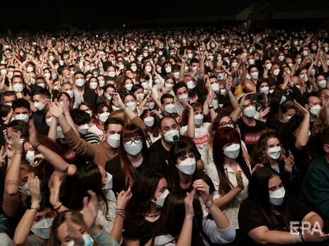 Эксперимент с концертом на 5 тыс. человек в Испании прошел успешно. COVID-19 заболело только шесть человек