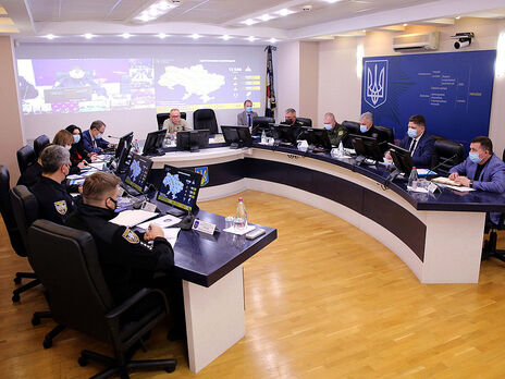 На травневі свята порядок в Україні охоронятимуть 27 тис. силовиків та авіація