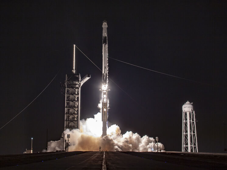 SpaceX успешно запустил на орбиту Земли очередную серию спутников Starlink