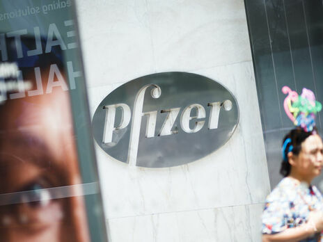Pfizer почала тестувати на людях пігулки проти COVID-19 у березні