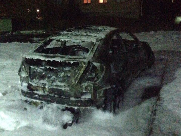 В Киеве сожгли автомобиль активистки, жены мэра Глухова Терещенко