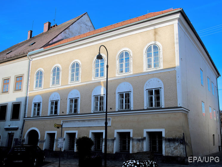 Власти Австрии передумали сносить дом, где родился Гитлер