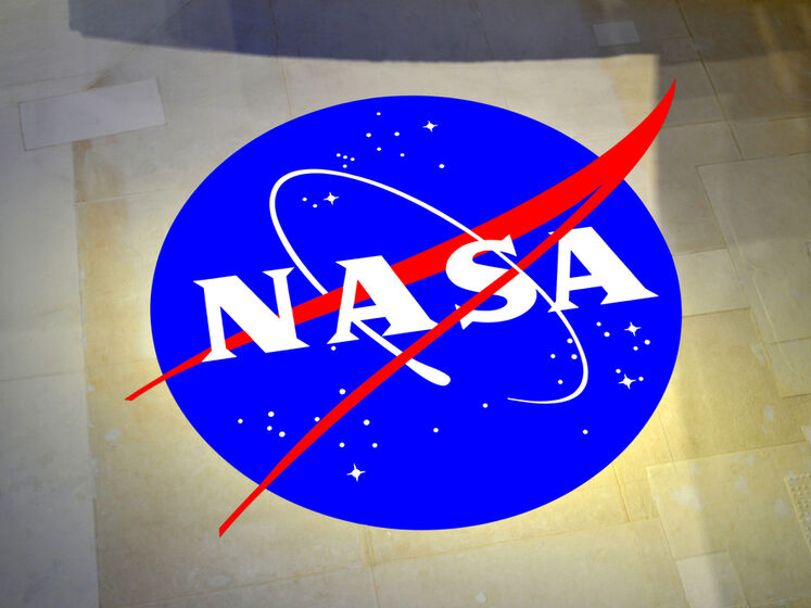 NASA зупиняє контракт зі SpaceX щодо доправлення людей на Місяць