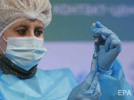 Вакцинация в Украине началась в феврале