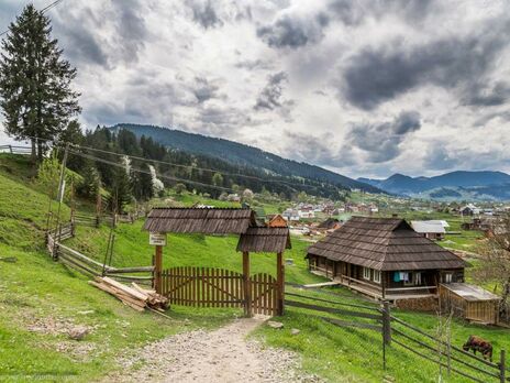 Зеленский с женой поехал отдыхать в Карпаты. Обнародованы фото