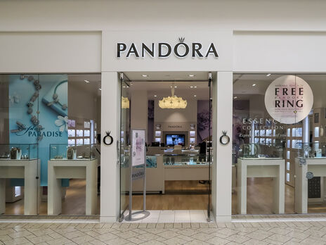 Один из крупнейших ювелирных домов Pandora отказался от использования натуральных алмазов