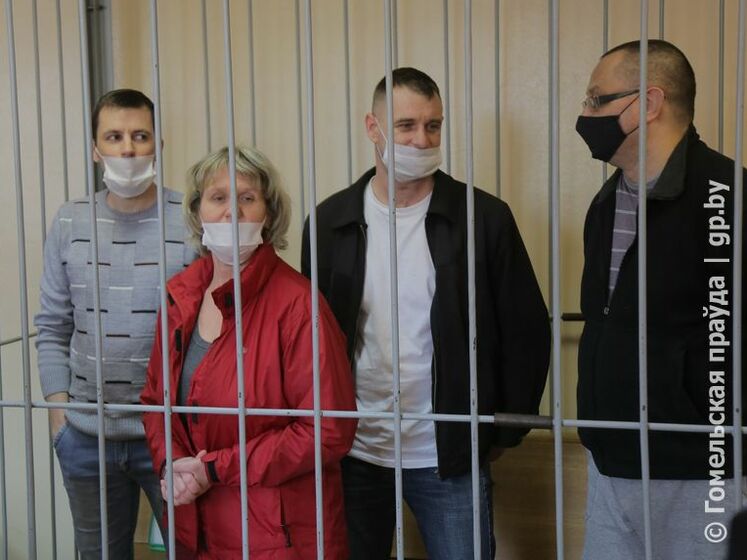 В Беларуси суд вынес приговор доверенному лицу и трем членам инициативной группы Тихановской