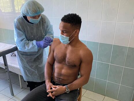 Нардеп Беленюк вакцинировался от коронавируса