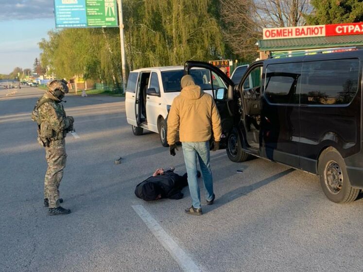 СБУ заблокировала канал нелегальных перевозок из ОРДЛО, организаторы которого платили "налоги" боевикам