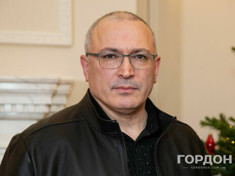 Поменять власть в России можно только силой