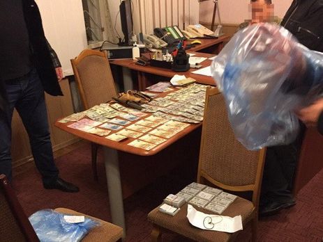 В Тернополе СБУ задержала на взятке в 280 тыс. грн одного из руководителей областного военкомата