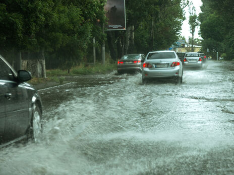 В Украине объявили штормовое предупреждение. Синоптики прогнозируют сильный ветер с дождями и грозами