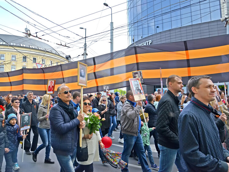 43% украинцев поддерживают запрет на использование георгиевской ленты – опрос
