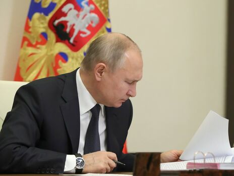 Путин демонстративно не поздравил с Днем Победы президентов Украины и Грузии