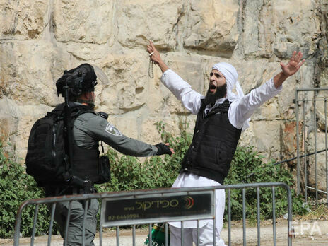 На Храмовой горе в Восточном Иерусалиме вспыхнули беспорядки. Фоторепортаж