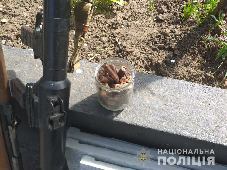 У Луганській області у пенсіонера виявили арсенал зброї