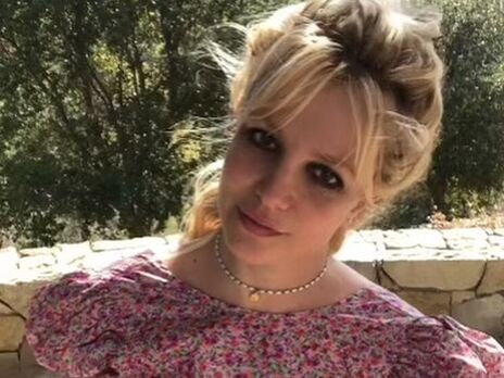 Спірс засвітила голі груди й показала, який вигляд має на знімку без фільтрів