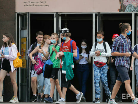 Больше половины украинцев считают, что страна движется в неправильном направлении – опрос