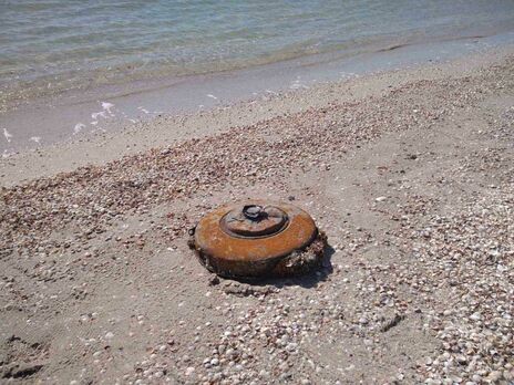 На пляжі на Азовському морі знайшли протитанкову міну – ДСНС