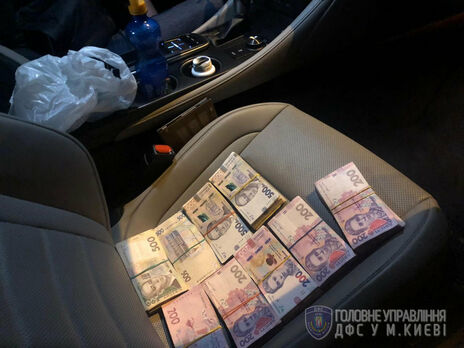 Во время обысков правоохранители нашли 600 тыс. грн