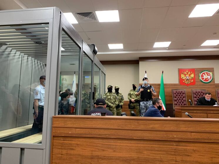 Суд арестовал подозреваемого в стрельбе в казанской школе, где погибло девять человек