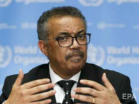 Глава ВООЗ зробив щеплення проти коронавірусу